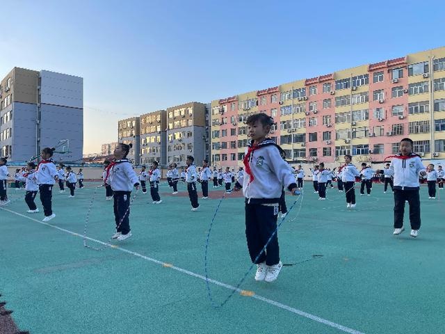 震撼！滨州校园体育盛宴，孩子们的精彩表演让人热血沸腾  第4张