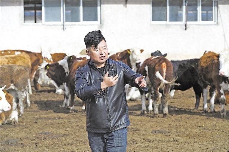 44岁农民工转型网红：从零工到直播达人，他的逆袭之路令人惊叹