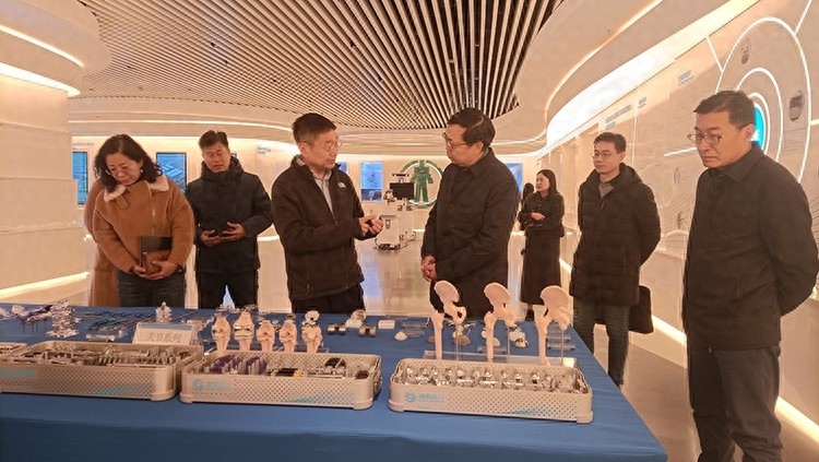 石家庄学院与瑞鹤医疗强强联手，产学研深度融合迈出坚实一步