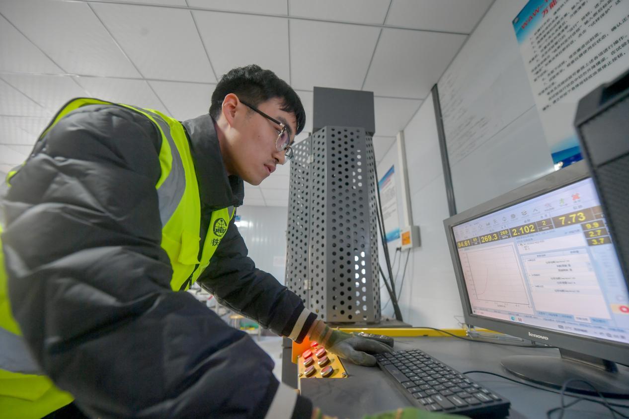 揭秘潍宿高铁江苏段站前3标中心试验室：技高一筹，质检严苛，工程质量的守护神  第3张