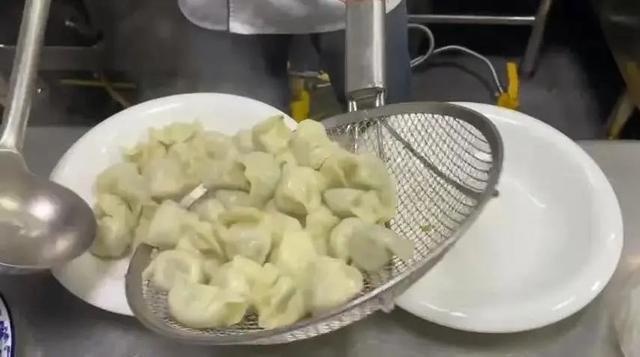 揭秘西安高新区的暖心暗号：A套餐，让困难时刻不再寒冷  第3张