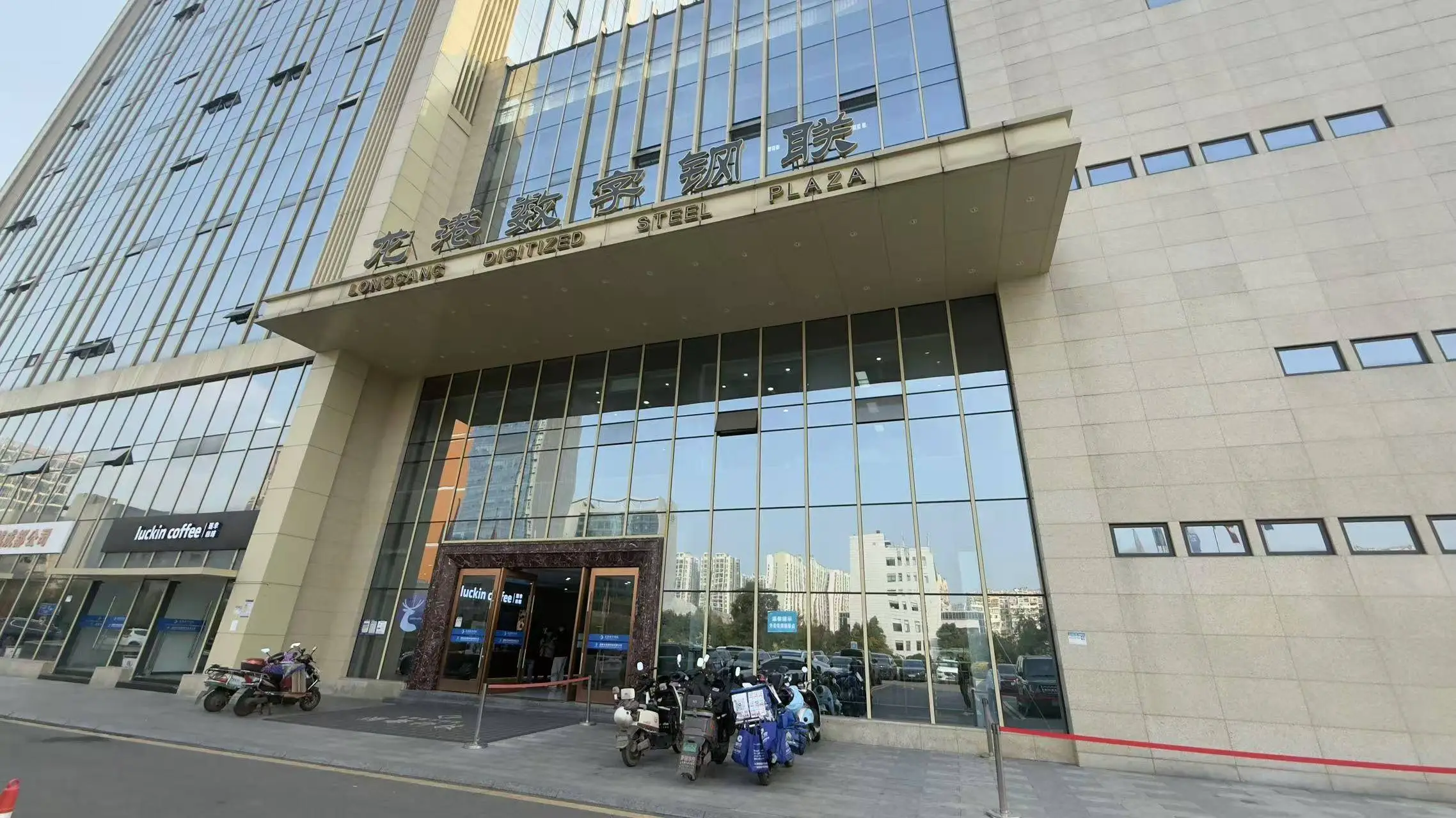 成都钢材大亨蒋某某突然失联，数百家商户陷入财务危机，涉案金额高达上亿  第2张