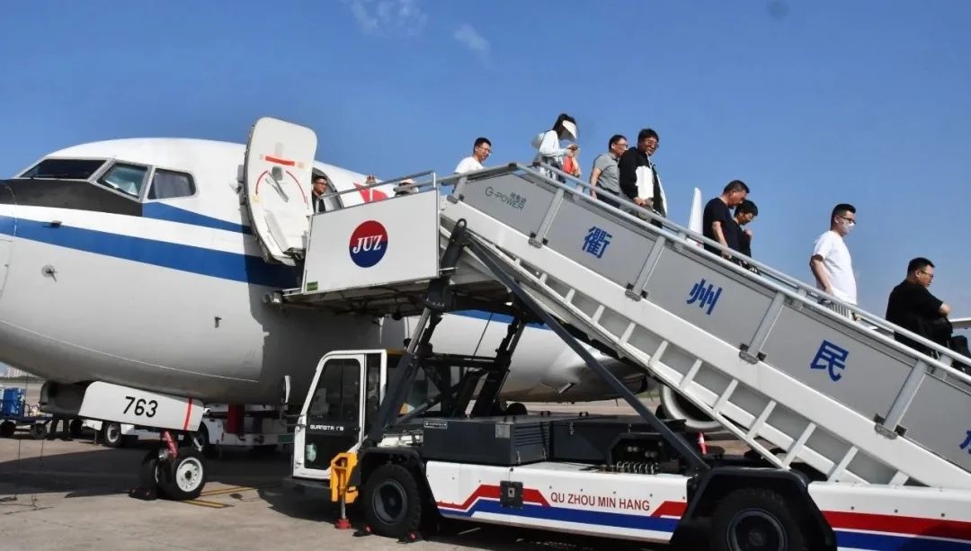 衢州机场年旅客吞吐量突破百万！第100万名幸运旅客是谁？  第2张
