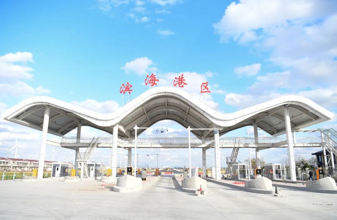 滨淮高速盐城段即将通车，巨龙般的沥青路面伸向黄海滩头，元旦前后有望正式通车  第4张