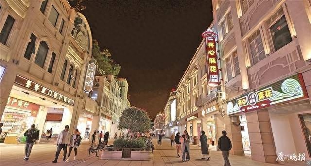 老厦门记忆重现！人民剧场焕新升级，本周日震撼启幕，700舒适座椅等你体验  第1张