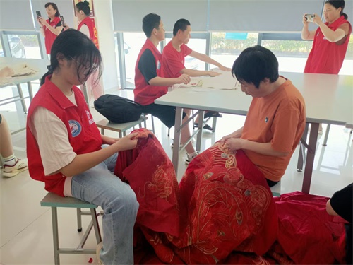 12月18日暖心行动：志愿者们为残疾人送去万份物资，助力自强自立  第2张