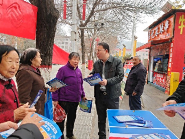 揭秘三电设施保护与反诈普法活动现场：民警与移动公司联手，你不可不知的防范秘籍  第1张