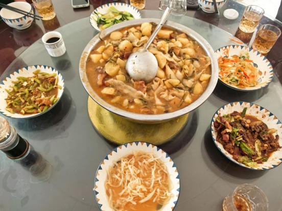 年关杀猪宴：农村年味浓，杀猪菜里藏着一年的辛勤与期盼  第4张