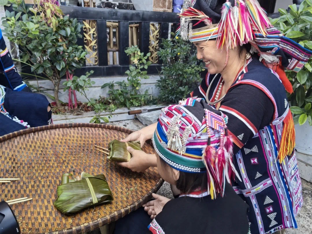 揭秘哈尼族传统美食：野生橄榄枝的惊艳之旅，你绝对想不到的美味  第7张