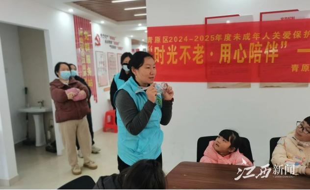一老一小友好社区：打破代际隔阂，传承文化记忆的温暖故事  第1张