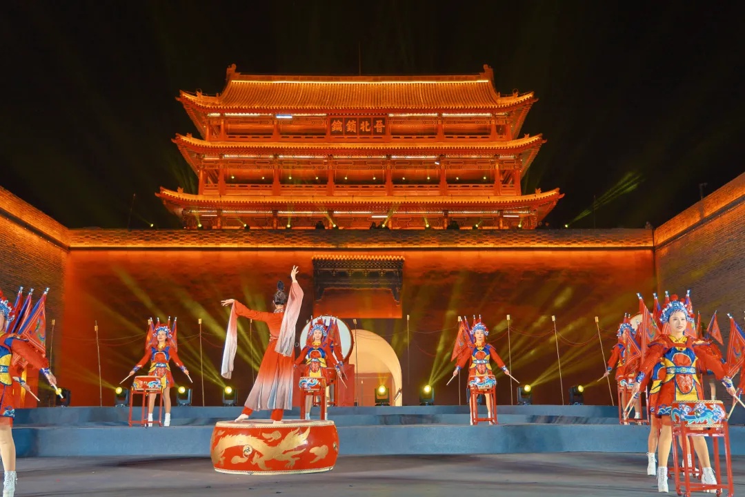 2025跨年夜忻州古城惊喜揭秘：打铁花、投影秀，你准备好了吗？  第9张