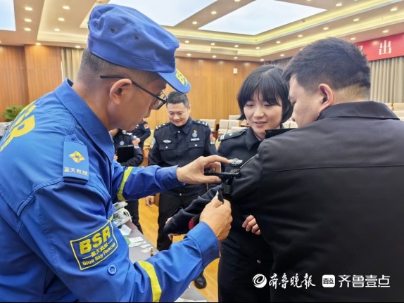 12月18日日照口岸惊现神秘救援培训，民警实战演练震撼全场  第2张