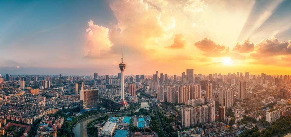 成都再次上榜最具幸福感城市，奋斗与烟火气交织的幸福密码是什么？  第2张