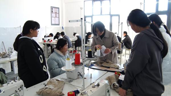 揭秘：双柏县职业高级中学如何通过智能化升级，让学生月薪破4000元  第4张