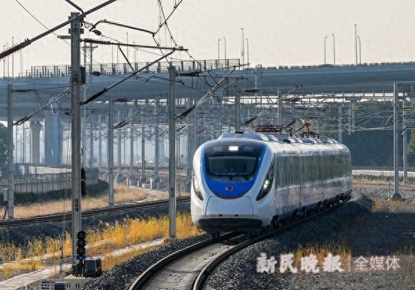 揭秘上海首条市域机场线：40分钟直达浦东，换乘地铁超便捷