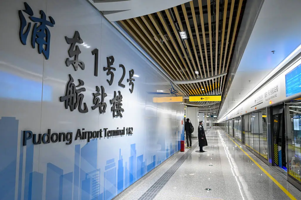 揭秘上海首条时速160公里市域线:流线型设计,速度与冲击力的完美结合 第7张 揭秘上海首条时速160公里市域线:流线型设计,速度与冲击力的完美结合 第7张