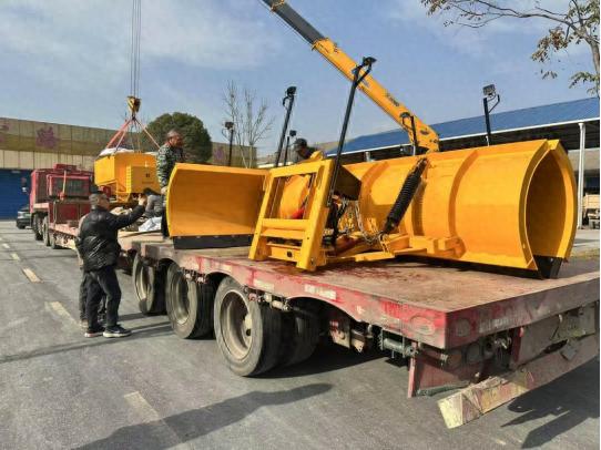 洪湖市公路事业发展中心备战冬季：45套除雪设备与400吨融雪盐就位，确保公路安全无忧  第1张