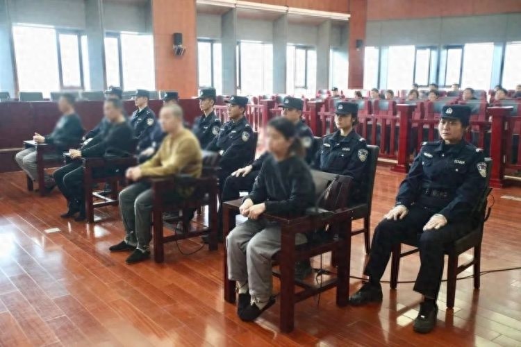 揭秘：低价散装蛋如何变身品牌蛋，4人团伙涉案170万被公诉