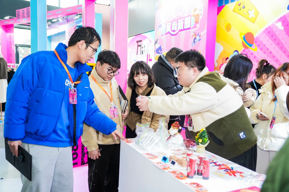 00后女孩靠手串生意逆袭，1688拿货节揭秘创业新机遇  第2张