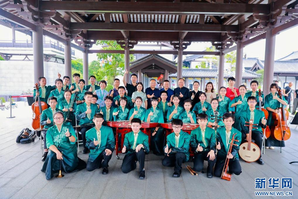 震撼！广州七中四叶草音乐团演绎广东音乐经典，带你穿越千年文化之旅  第2张