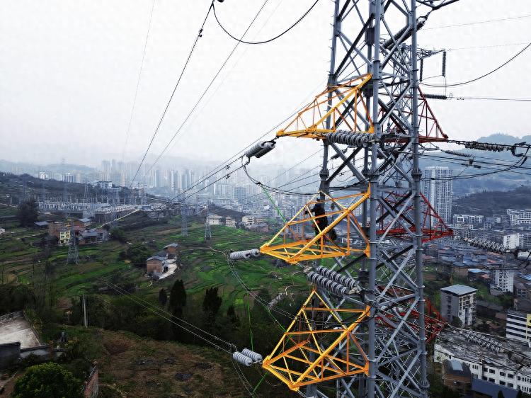 12月20日，110千伏宾彰东（西）线检修圆满完成，为迎峰度冬奠定坚实基础