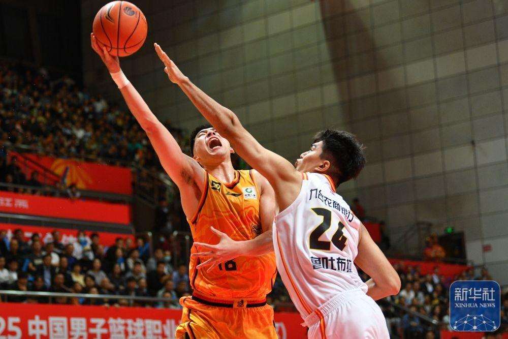 CBA 常规赛江苏肯帝亚队主场不敌吉林九台农商银行队，战况激烈  第6张