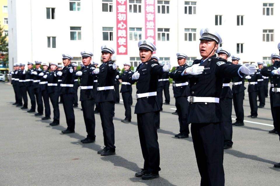 哈尔滨交警部门实战实训,全面提升警务技能和服务水平 第4张 哈尔滨交警部门实战实训,全面提升警务技能和服务水平 第4张