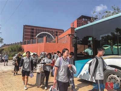 16 条定制公交专线开通，厦门实验中学祥平校区学生回家不再难  第1张