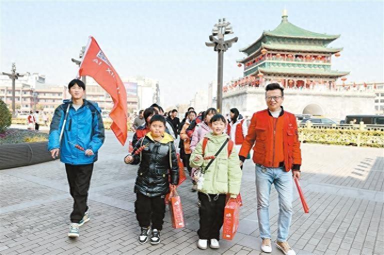 西安爱心爸爸杨涌：用爱点亮山村困境孩子的成长之路