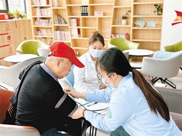10 月 19 日，杜城街道书香林苑社区为老年人开展全方位嵌入式服务活动，你参加了吗？  第1张