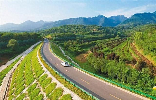 周至县最美环山路：路网新格局，串起乡村振兴的康庄大道  第1张