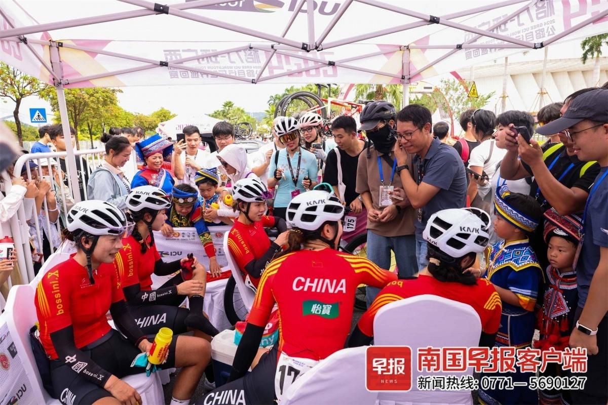 2024 环广西公路自行车世界巡回赛南宁城市赛段：首次迎来女子赛，巅峰对决精彩上演  第2张