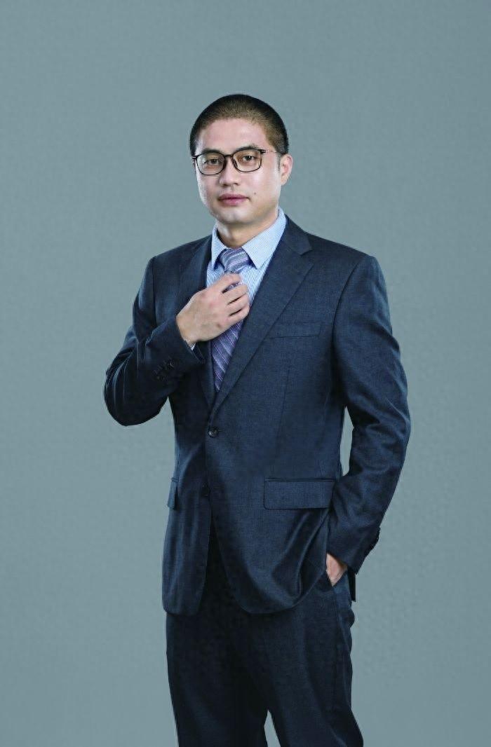 贝莱德基金首席权益投资官神玉飞：挖掘成长曲线最陡峭的机会
