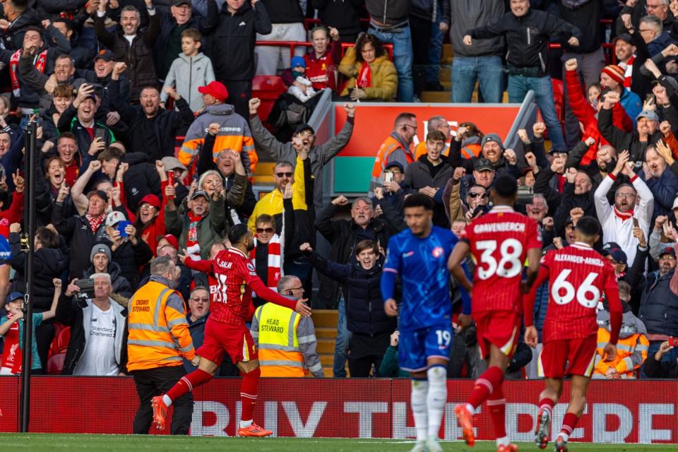 英超焦点战！利物浦 2-1 切尔西，范戴克、萨拉赫建功，VAR 抢镜  第5张