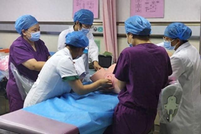 全体医护人员演练肩难产应急处理，为母婴健康保驾护航  第1张