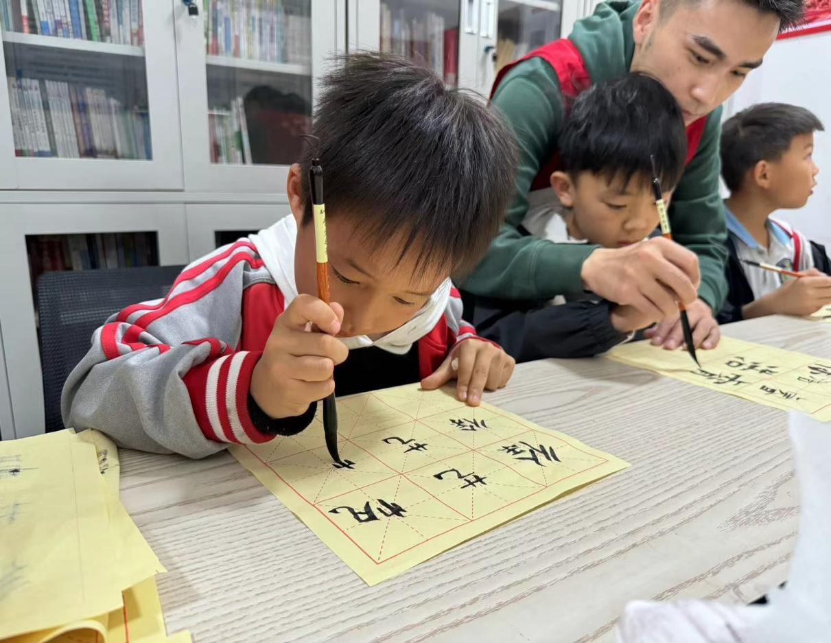 2024 年 10 月 20 日，孙岗乡元东村这场书法活动，你参加了吗？  第3张