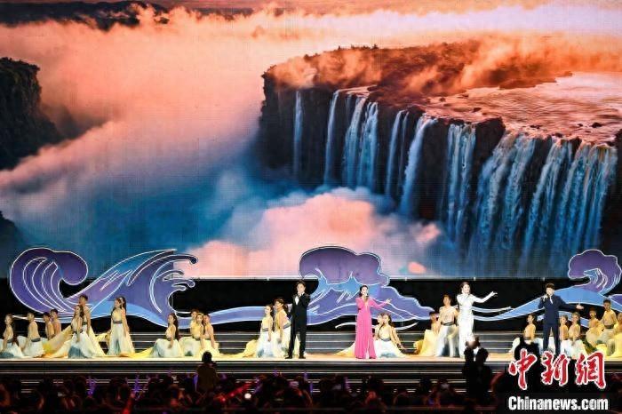 2024 世界大河歌会盛大开幕！特色曲目、多样艺术形式，三峡文化魅力尽显  第1张