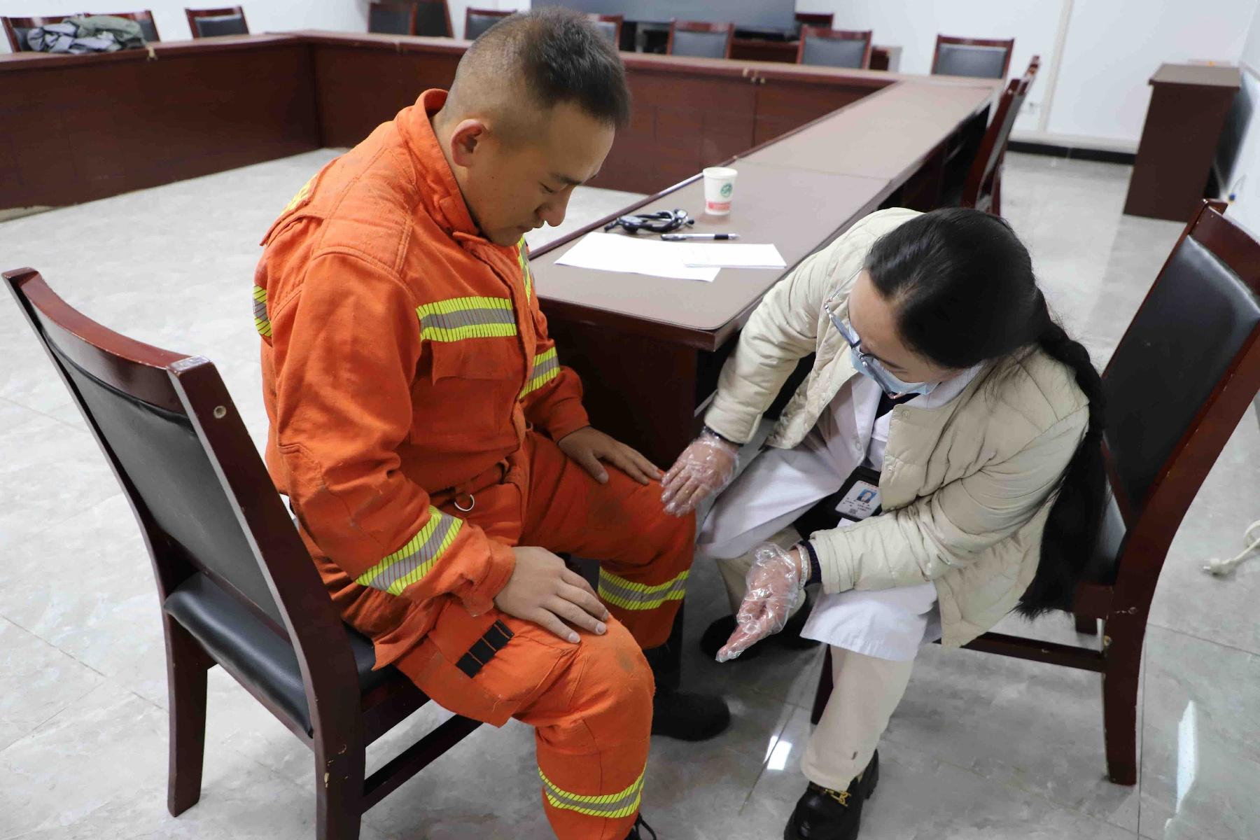 义诊活动走进消防队，消防员足不出户享受医疗服务  第2张
