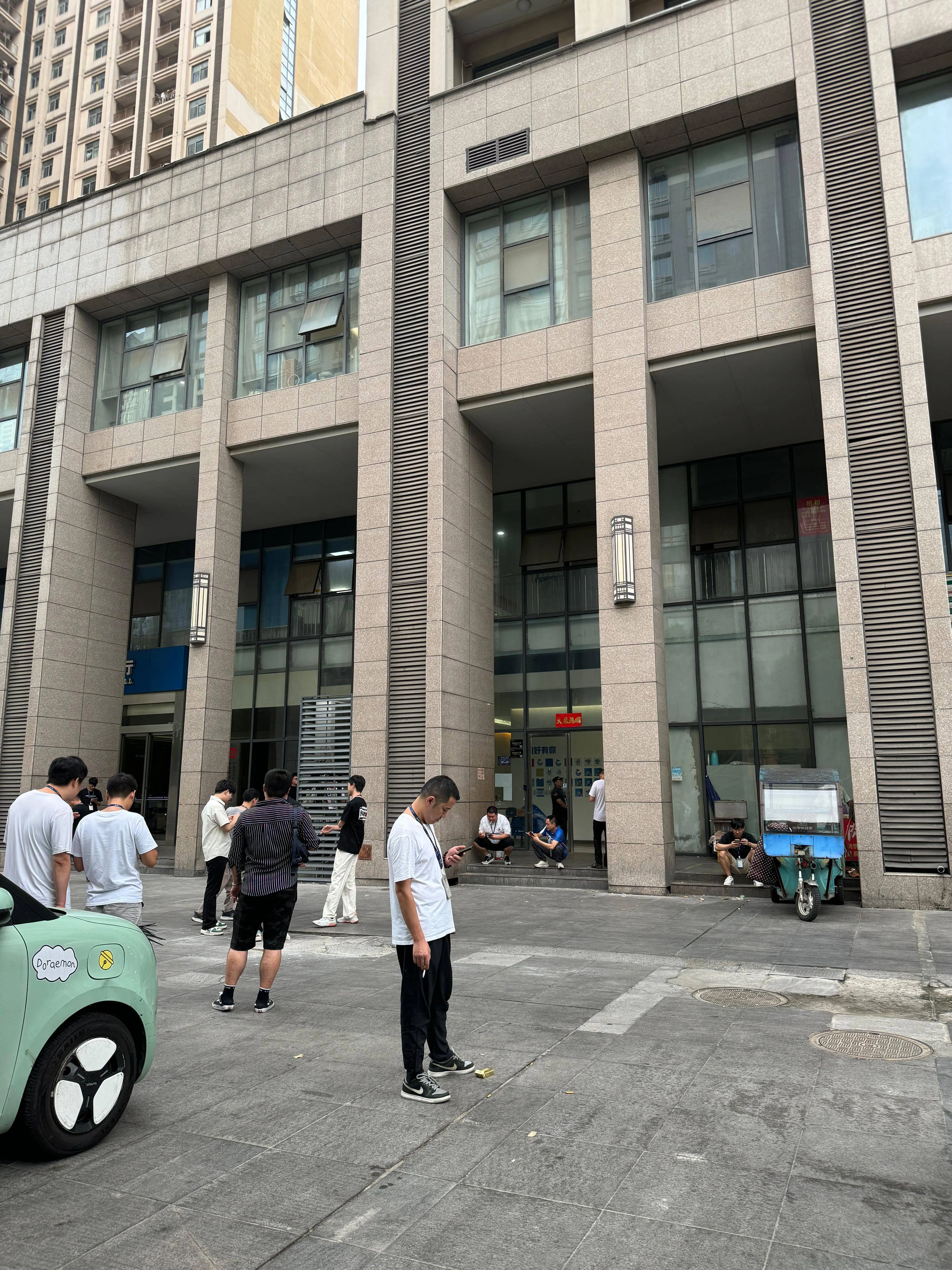 催收公司的黑暗面：孩子自杀、医院公用电话、报警威胁，记者暗访触目惊心  第3张