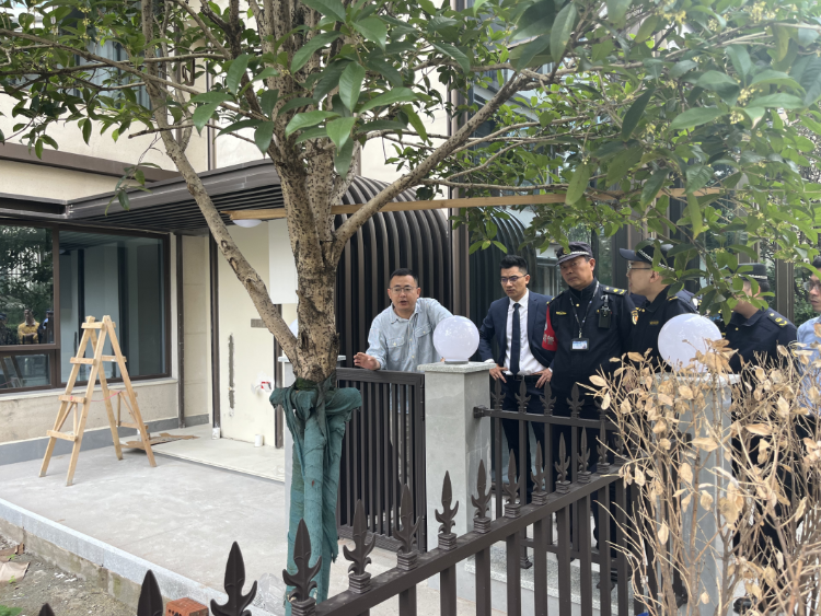 民之所盼必行之！重庆一小区业主侵占公共绿地，执法部门雷霆出击  第2张