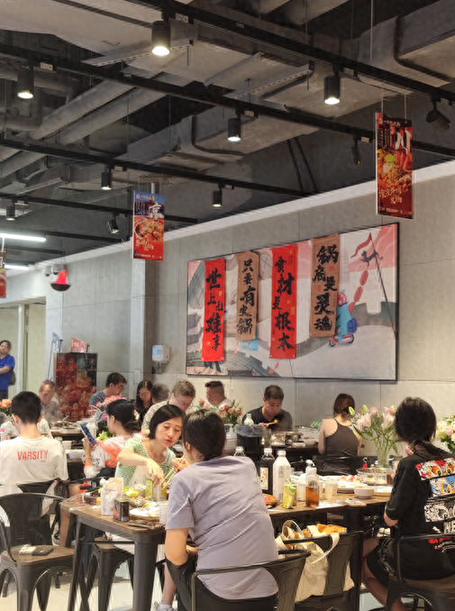 酸成火锅界新宠！盒马地方特色火锅受热捧，你吃过几种？  第1张