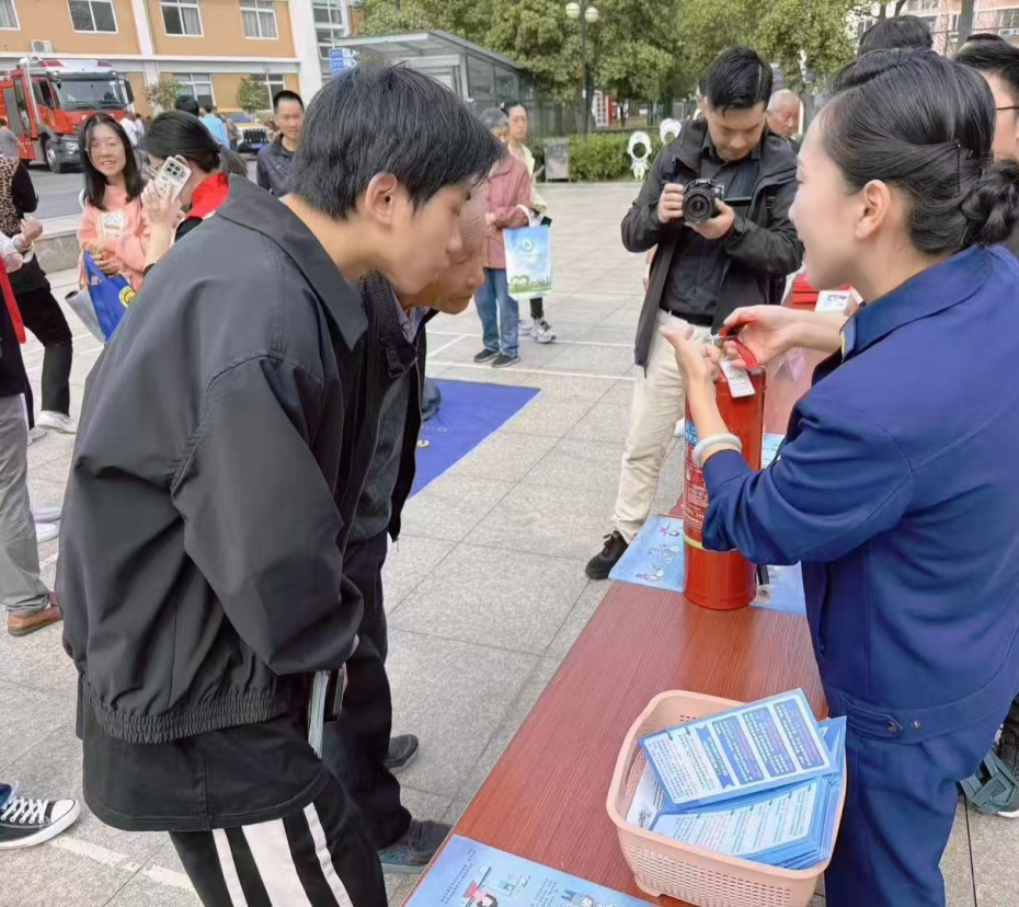 化工园区消防救援大队：走出去+请进来，普及消防安全知识  第4张