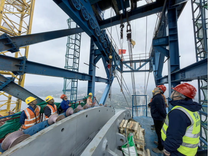 重达 30 吨的生命线!张官高速洞庭溪沅水特大桥主缆索股架设完成 第2张 重达 30 吨的生命线!张官高速洞庭溪沅水特大桥主缆索股架设完成 第2张