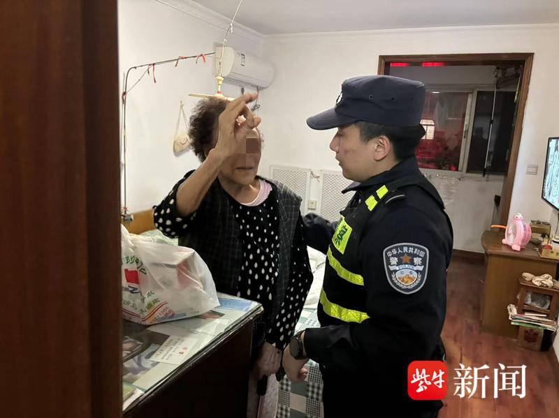 80 岁独居老人家中亮灯却无人应答，民警紧急救援，结果如何？  第3张