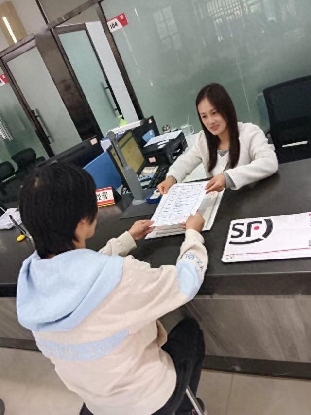 从跑两个窗口到半小时办结，任城唐口街道政务服务改革让企业办事如此便捷  第1张