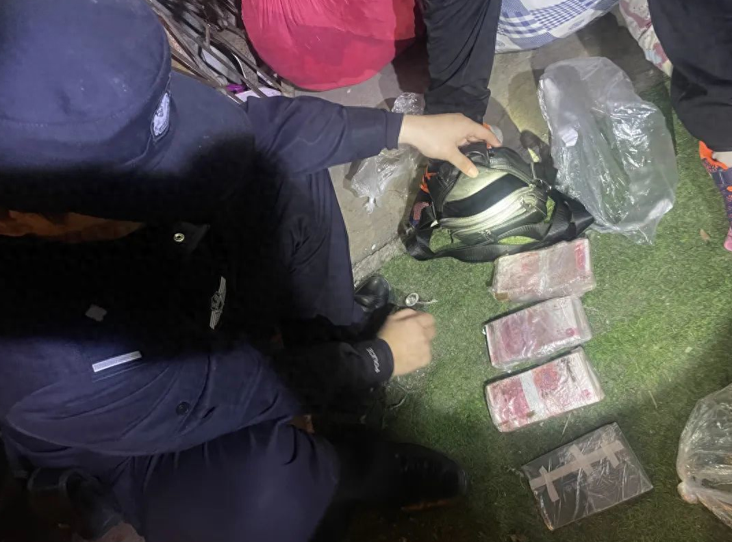 九旬老人 6 万现金和存折被当废品卖掉，2 小时后民警竟然找回了