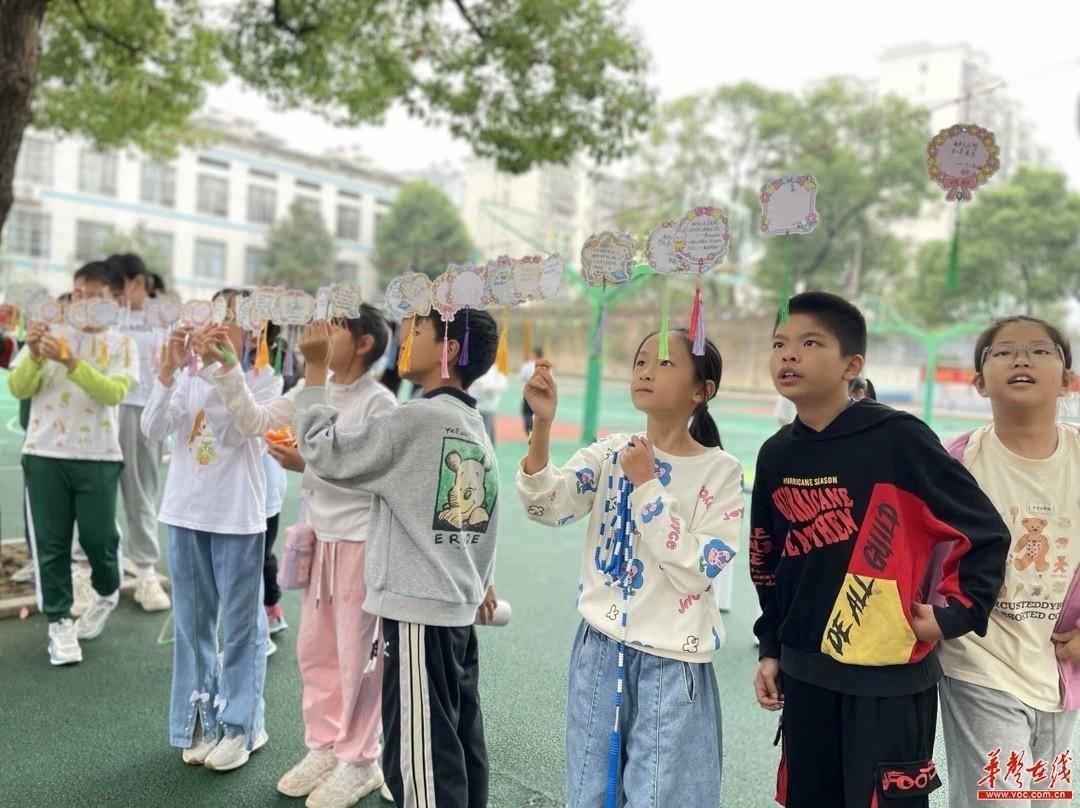 长沙一小学举办心理游园会，让孩子在运动中快乐成长  第3张