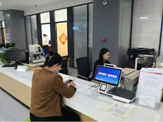 当场拿证！信用+审批模式让政务服务如此便捷  第1张