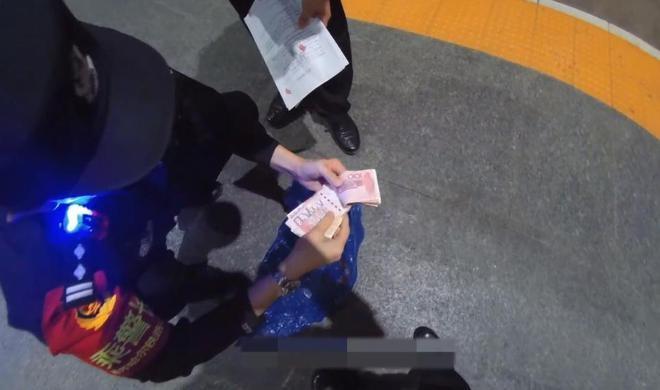 2000 余元人民币和 4300 元港币在火车上不翼而飞，警方 5 小时迅速破案  第2张