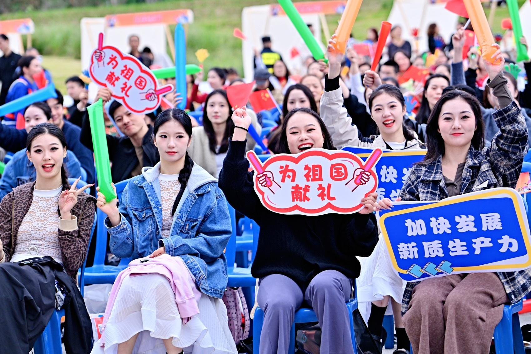 600 多名观众积极共唱时代赞歌，这场成渝双城文艺演出太精彩了  第2张